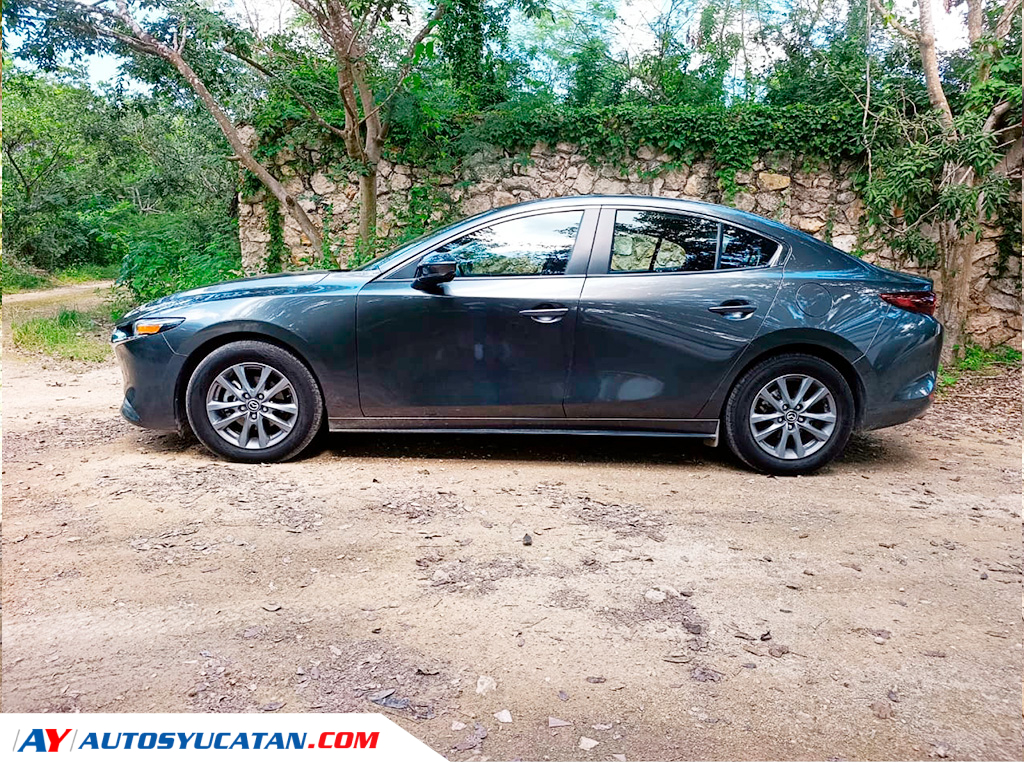 MAZDA 3 i SEDAN  2024