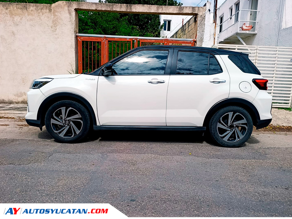 Toyota Raize Bitono Turbo Automática 2022