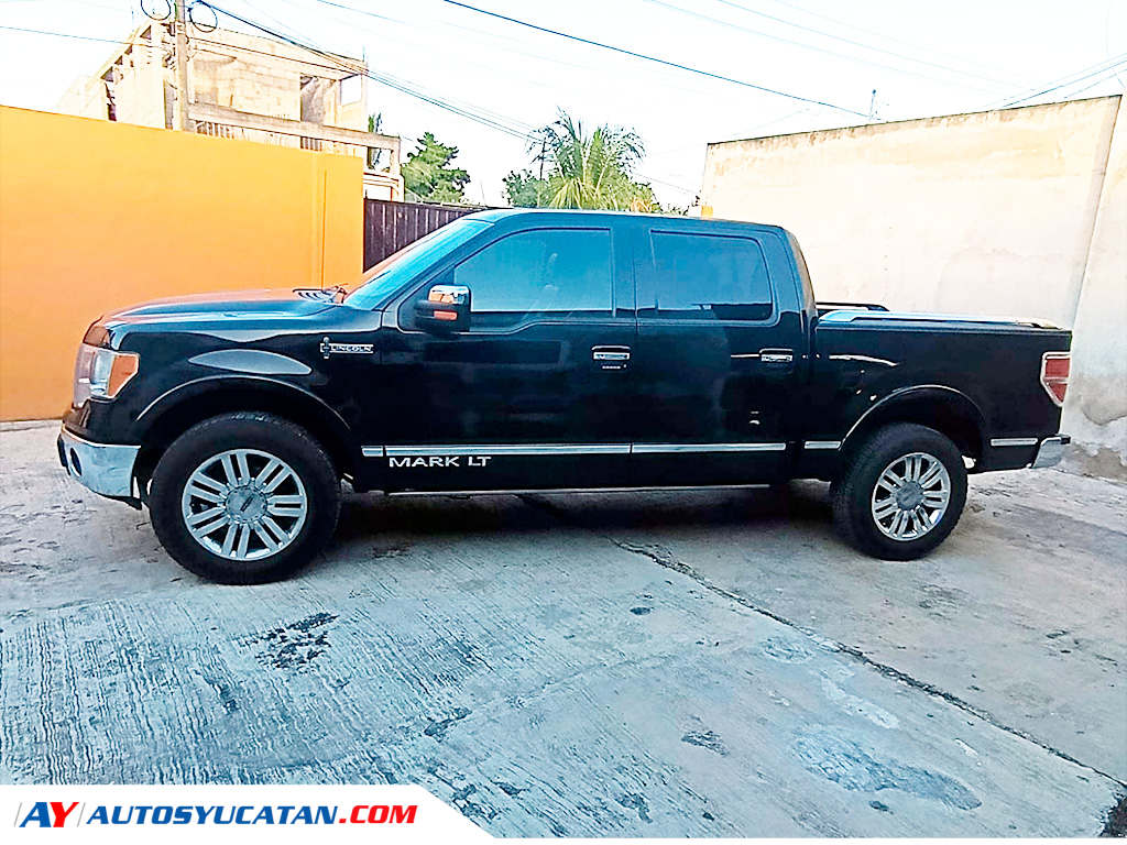 Lincoln Mark LT 4x4  2013
