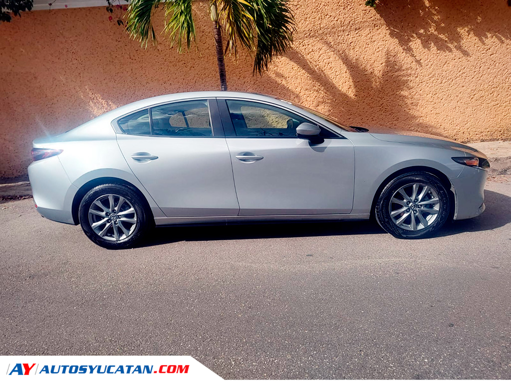 Mazda 3 i Sedan 2023