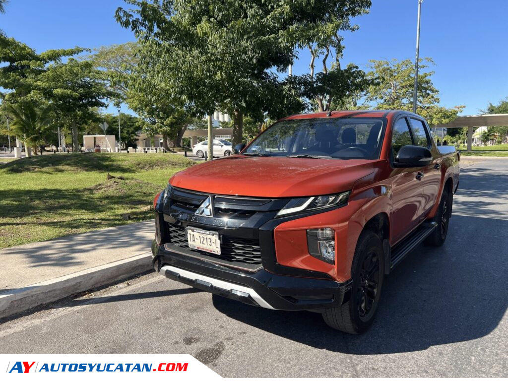 Mitsubishi L200 4 PUERTAS LTD PICKUP DOB CAB 4X4 AT DIESEL 6VEL 2023