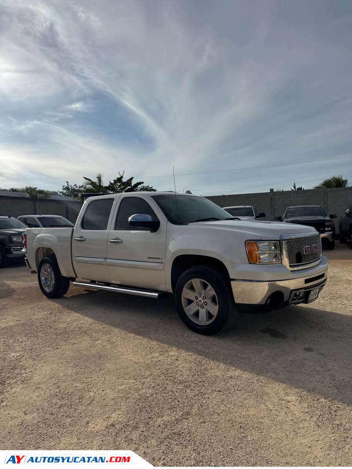 GMC SIERRA DENALI AWD 2011