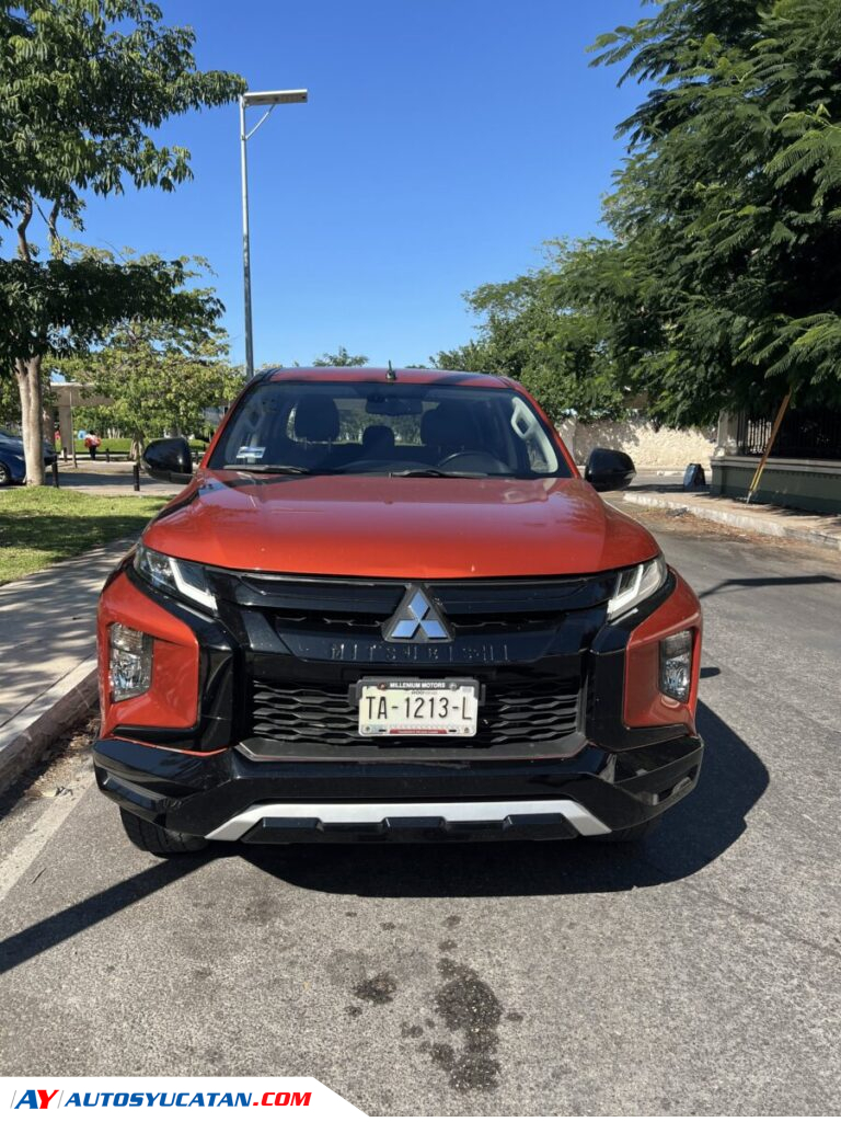 Mitsubishi L200 4 PUERTAS LTD PICKUP DOB CAB 4X4 AT DIESEL 6VEL 2023