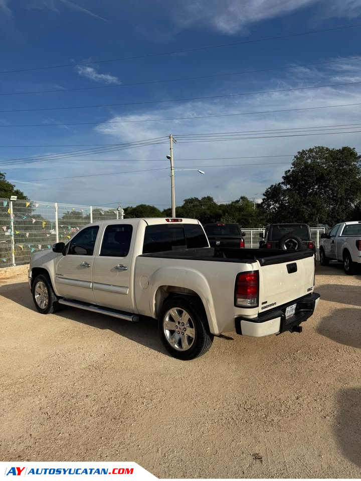 GMC SIERRA DENALI AWD 2011