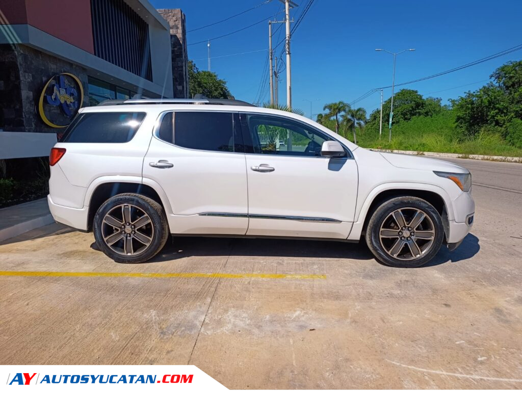 GMC Acadia Denali 2017