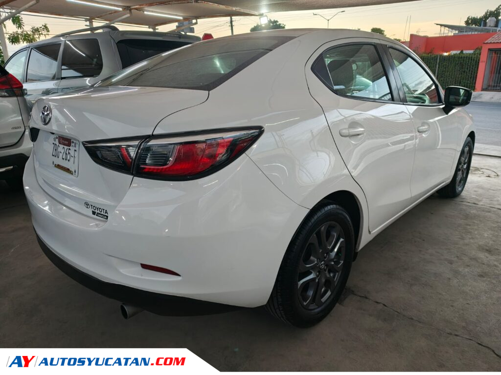 Toyota Yaris R Automático 2020