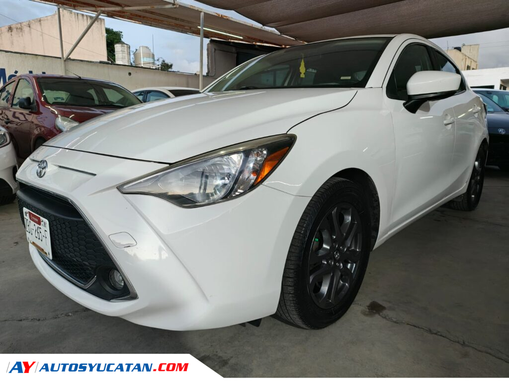 Toyota Yaris R Automático 2020