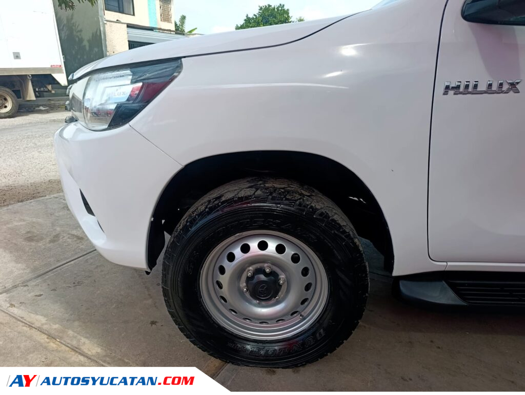 Toyota Hilux STD 2017