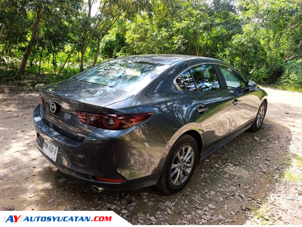 MAZDA 3 i SEDAN  2024