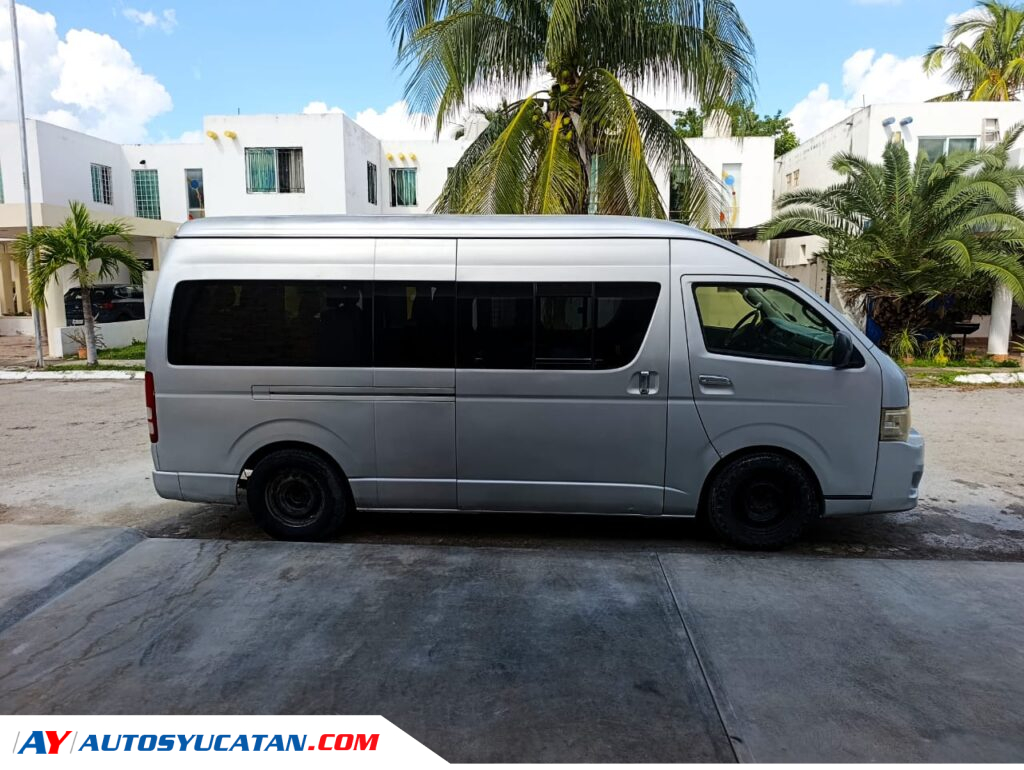 Toyota Hiace 14 Pasajeros 2013