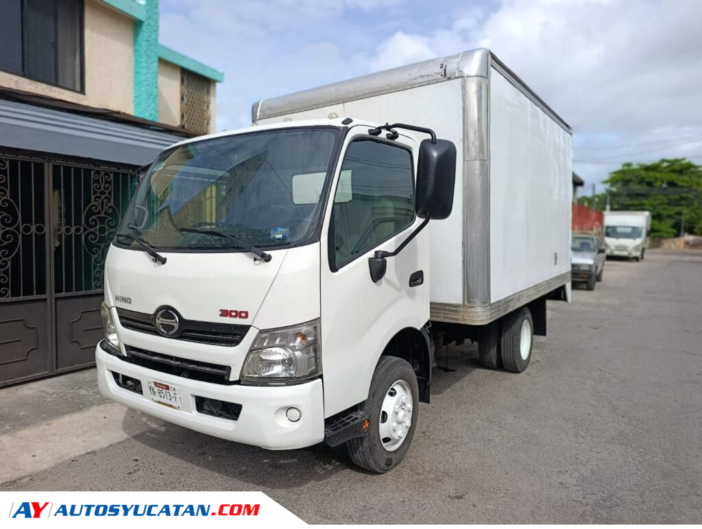 Hino 300 Caja Seca 2019