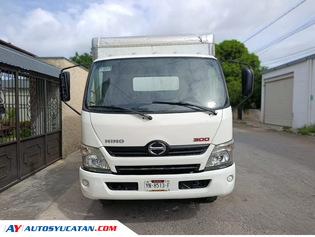 Hino 300 Caja Seca 2019