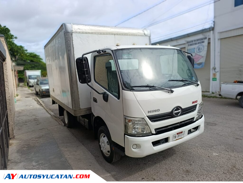 Hino 300 Caja Seca 2019