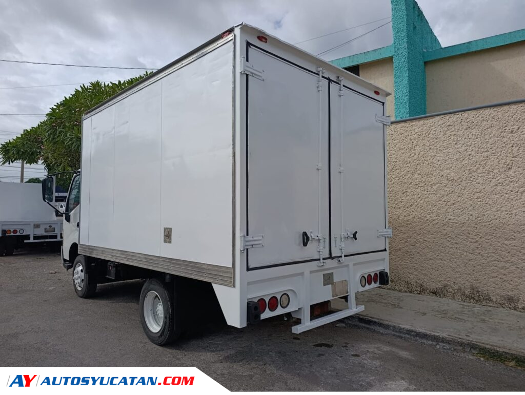 Hino 300 Caja Seca 2019