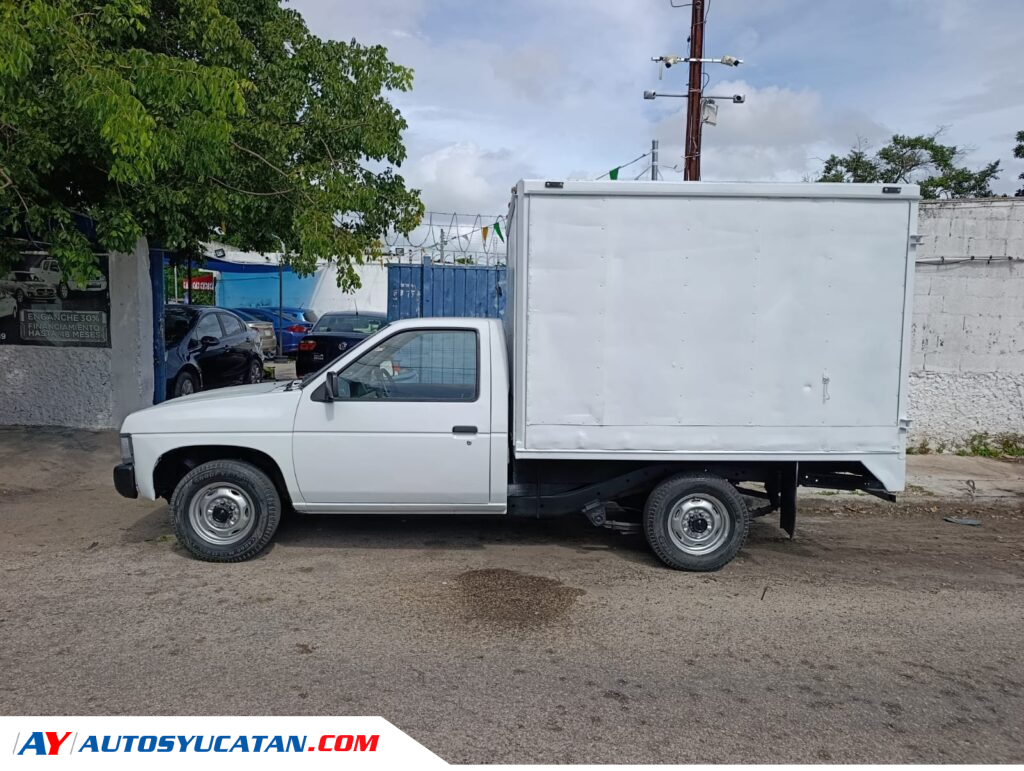 Nissan NP300 Caja Seca 2005