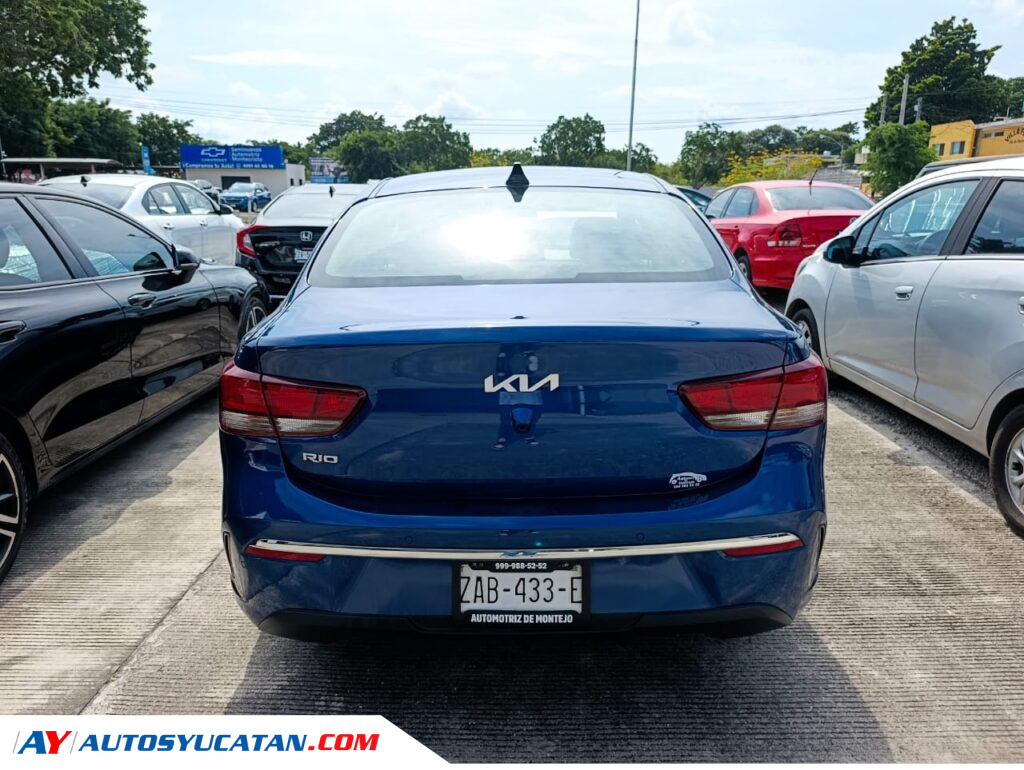 Kia Río Sedán 2023