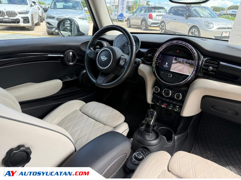 Mini Cooper Classic 2024