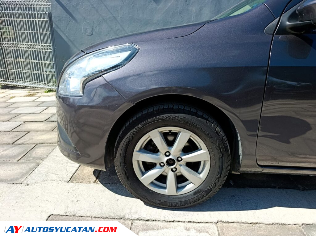 Nissan Versa Sense Automático 2019