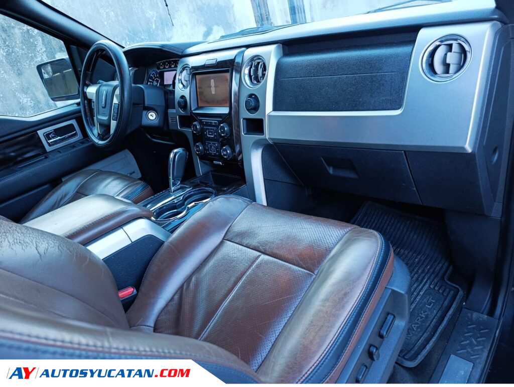 Lincoln Mark LT 4x4  2013