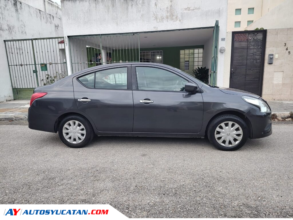 Nissan Versa Sense Estandar 2015