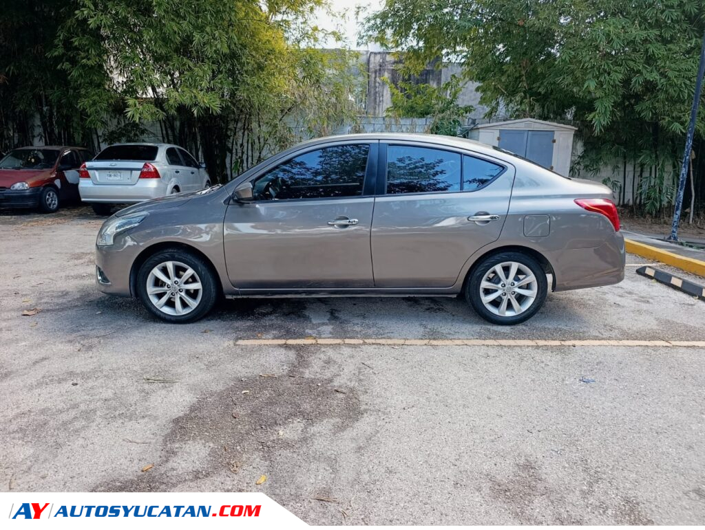 Nissan Versa Advance 2018