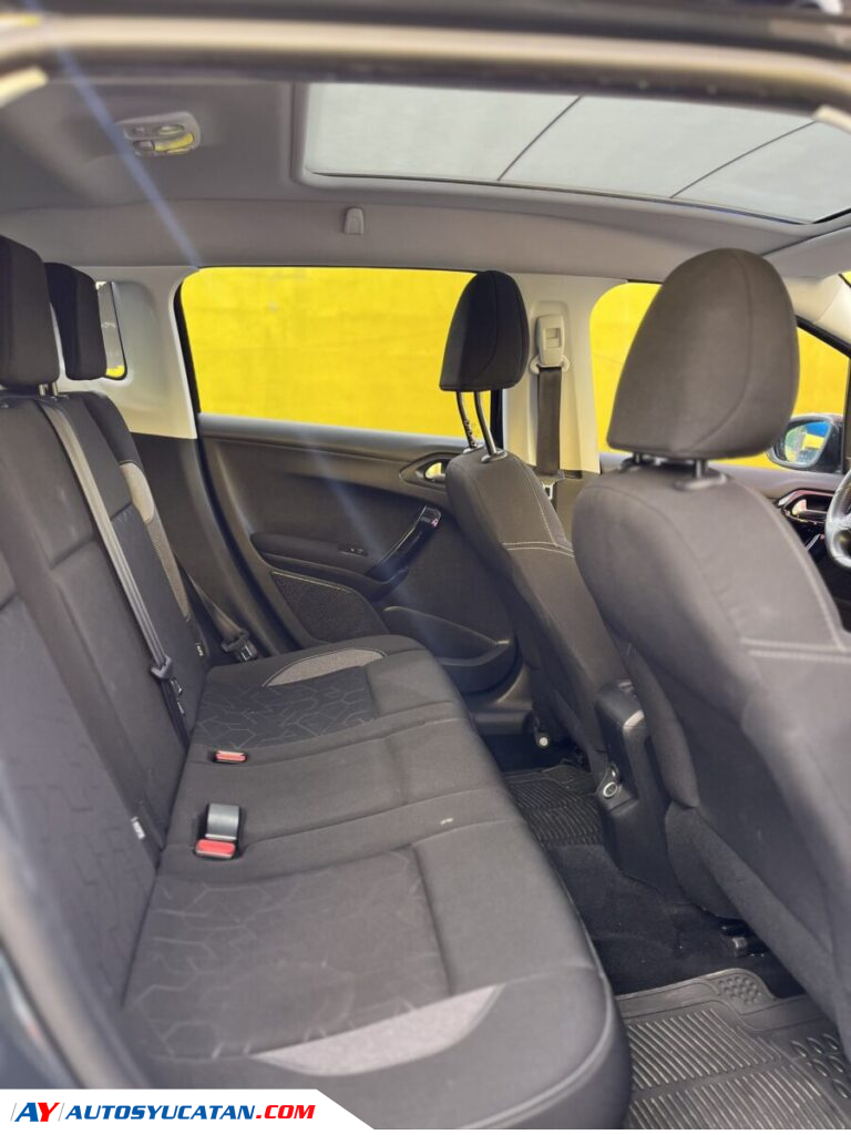 PEUGEOT A2008 ALLURE PACK