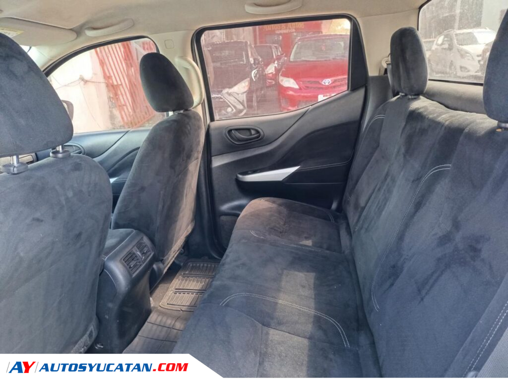 NISSAN FRONTIER NP300 DOBLE CABINA LE 2019