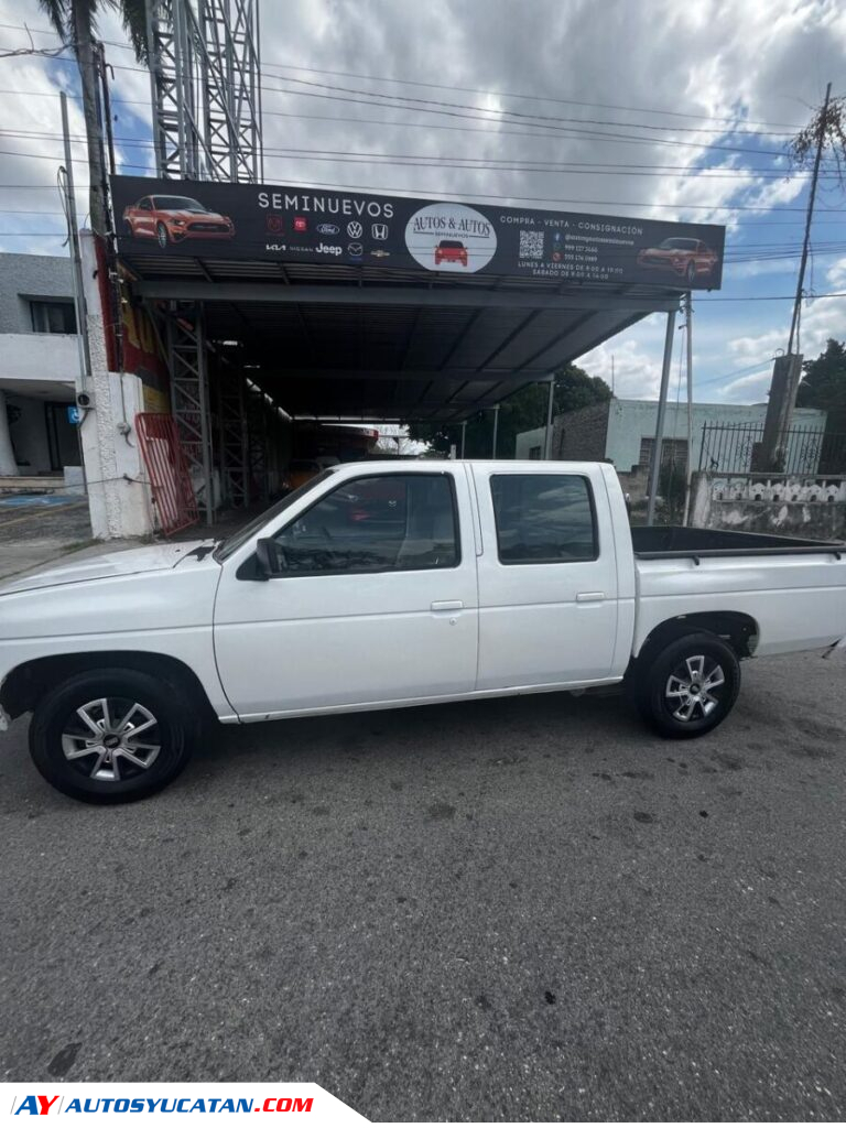NISSAN DOBLE  CABINA 2007