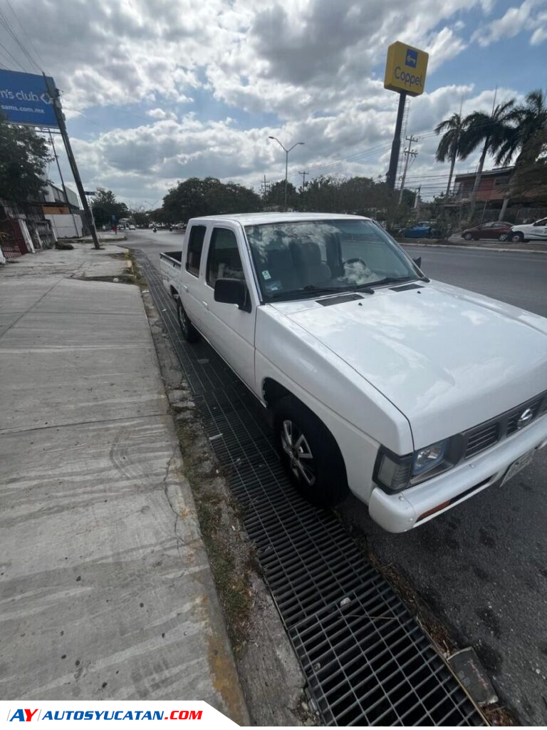 NISSAN DOBLE  CABINA 2007