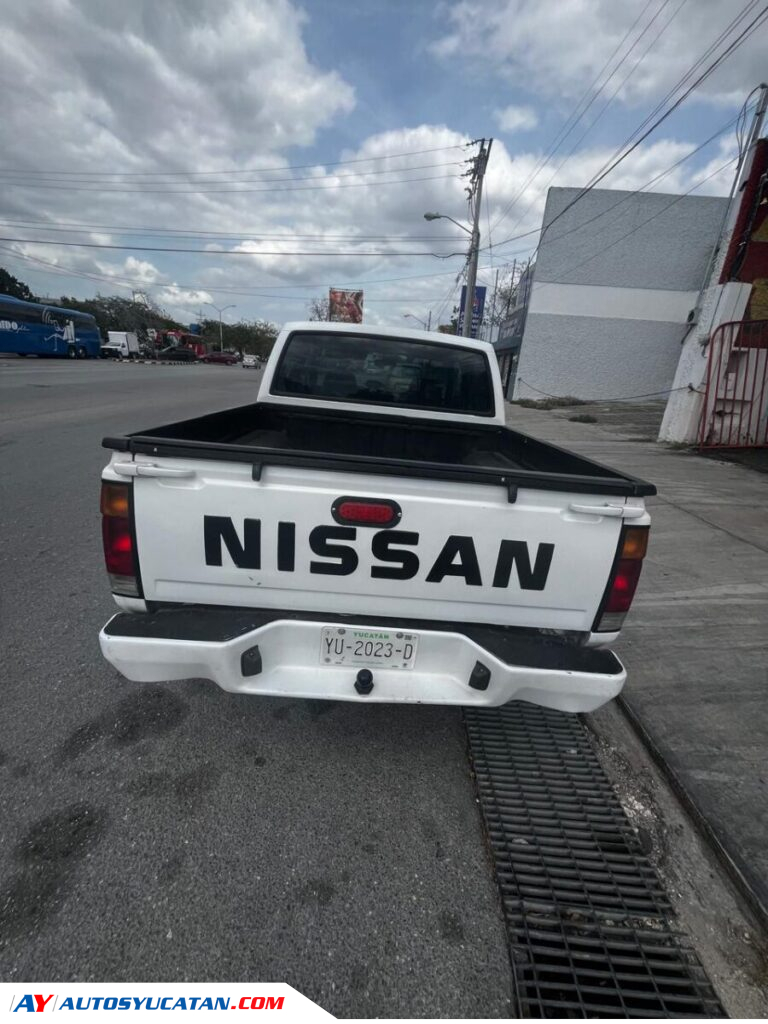 NISSAN DOBLE  CABINA 2007