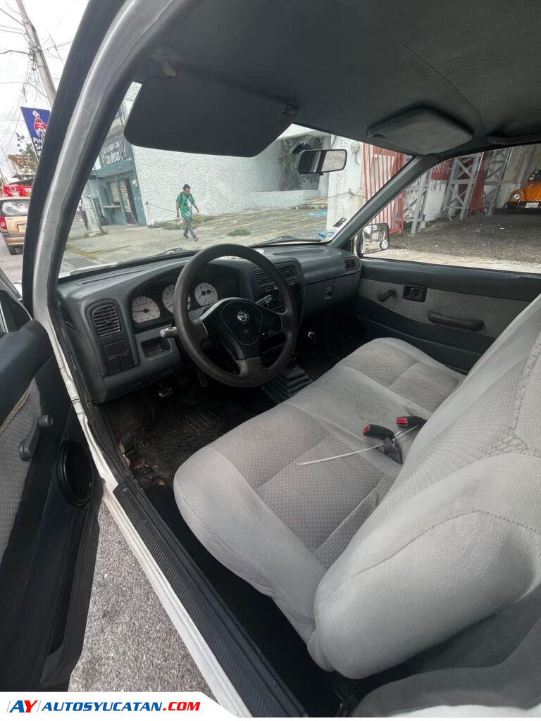 NISSAN DOBLE  CABINA 2007