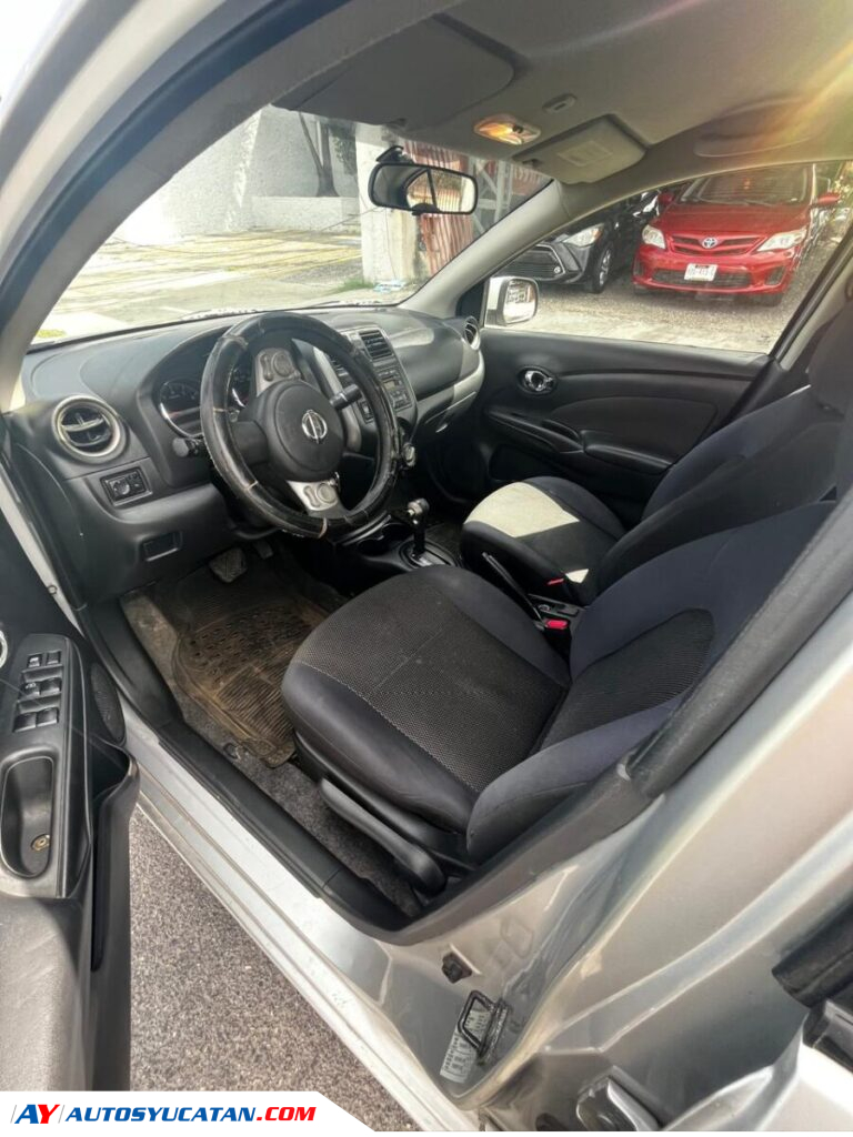 VERSA ADVANCED AUTOMATICO 2012