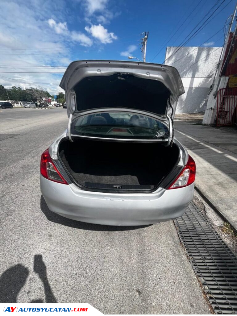 VERSA ADVANCED AUTOMATICO 2012