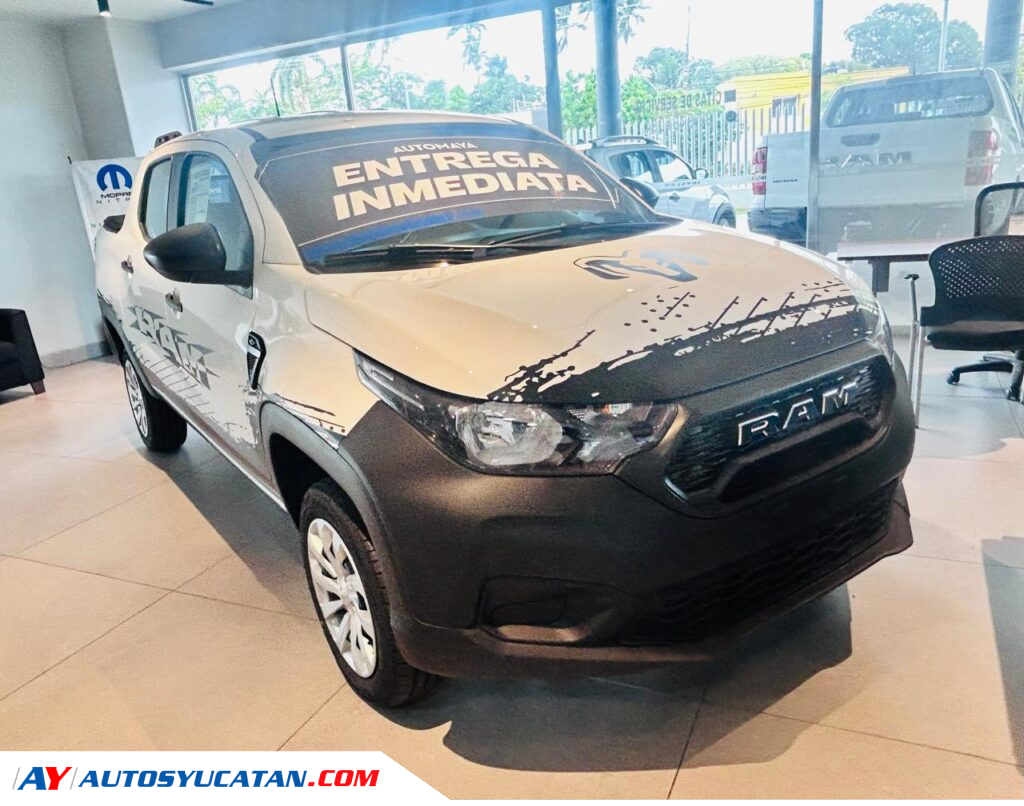 RAM 700 TRADESMAN Doble cabina Manual 2025