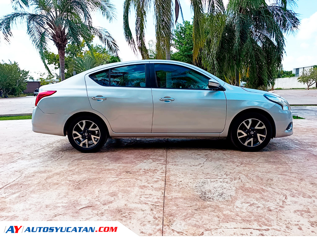 Nissan Versa Exclusive 2016