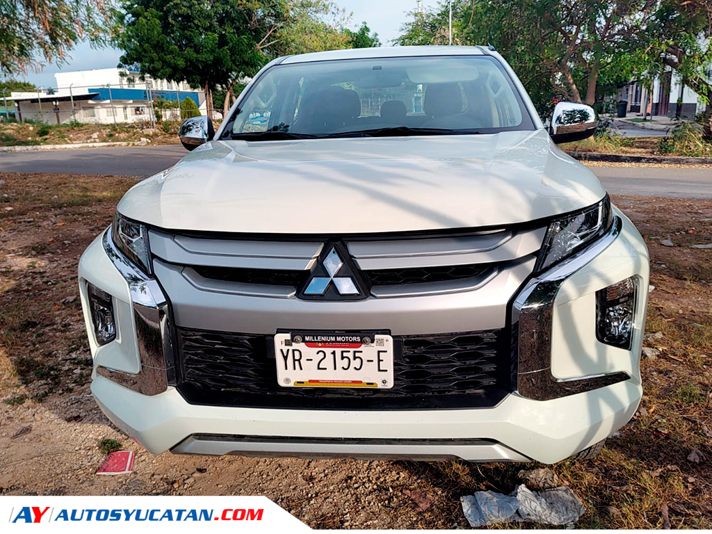 Mitsubishi L200 4X2 STD Gasolina 2022