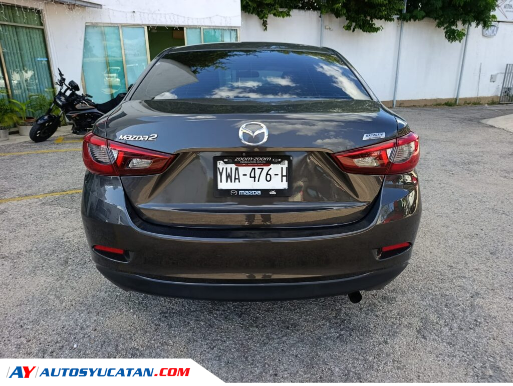 Mazda 2 Sedán 2019