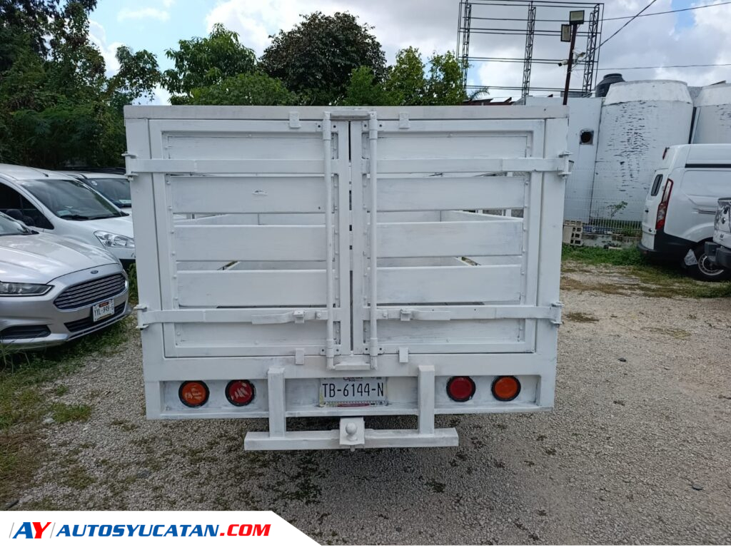 Nissan Estacas STD Clima 2011