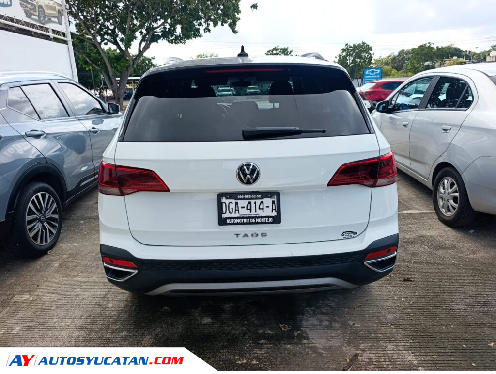 Volkswagen Taos Highline 2023