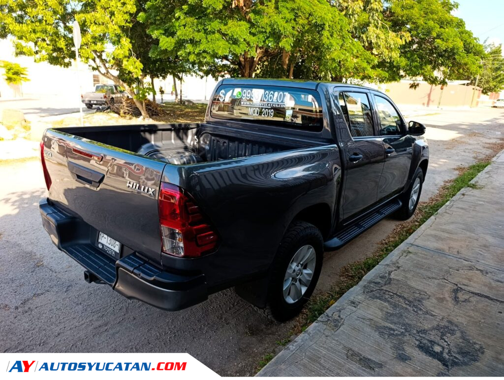 Toyota Hilux SR 2019