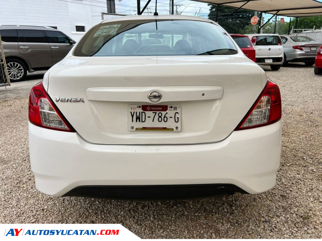 Nissan Versa 2020