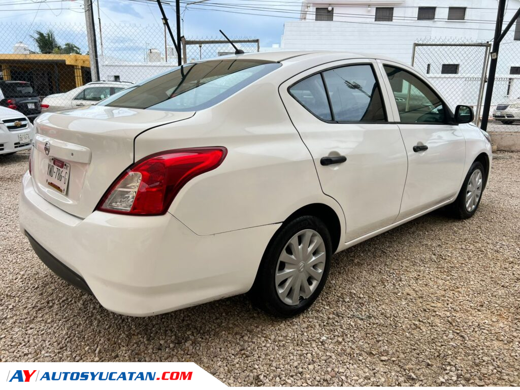 Nissan Versa 2020