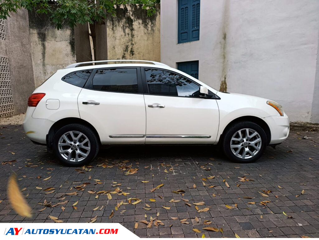 Nissan Rogue Exclusive 2014