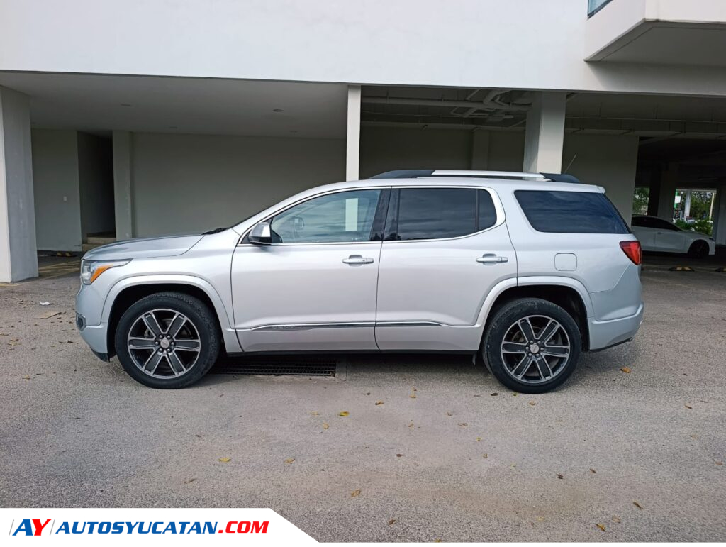 GMC Acadia Denali AWD 2018