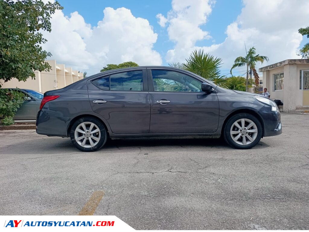 Nissan Versa Advance 2017