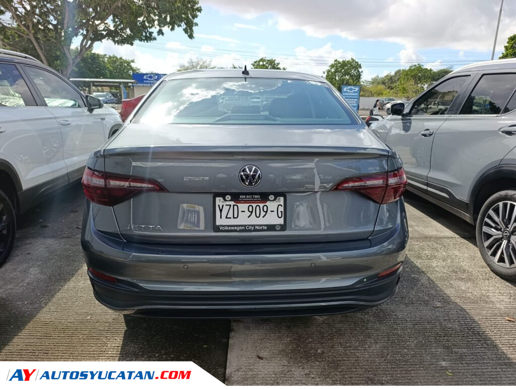 Volkswagen Jetta Confortline 2024