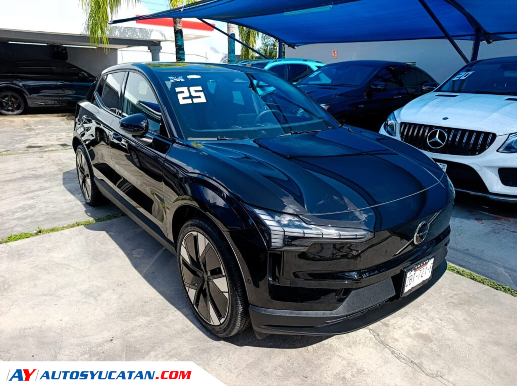 Volvo EX30  2025
