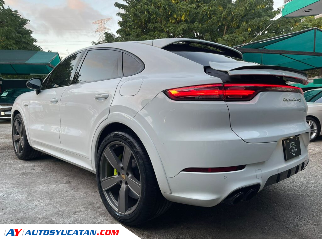Porsche Cayenne Turbo S Hybrid 2020