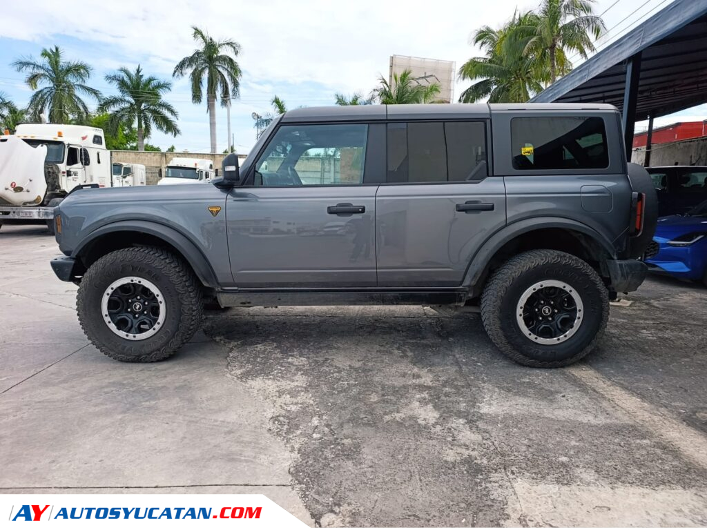 Ford Bronco 2023