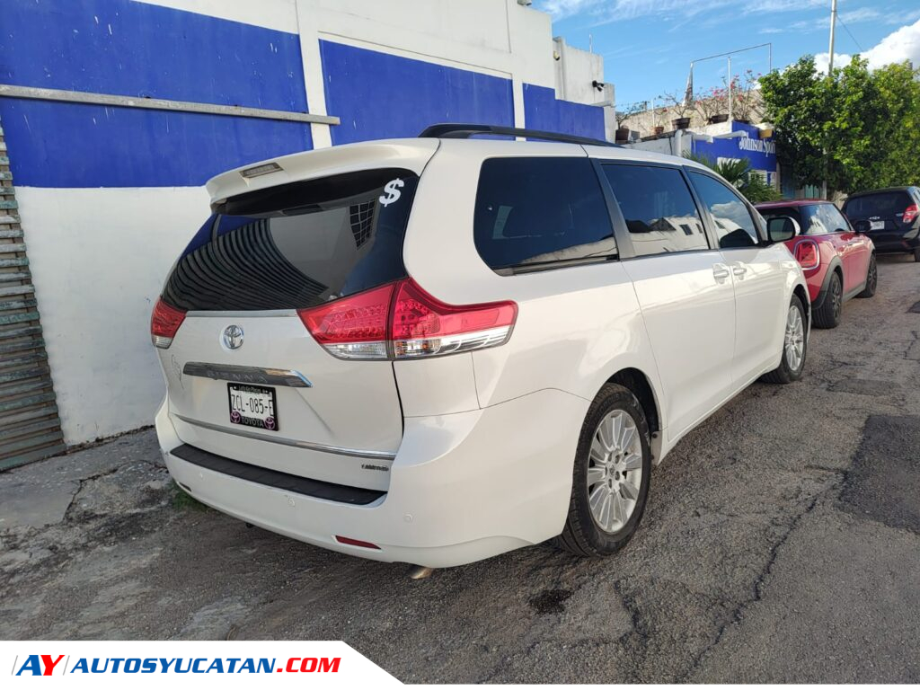 Toyota Sienna Limited 2013